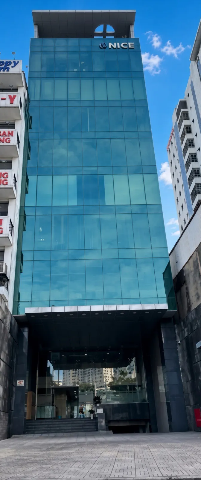 Nice Building glass facade on Dien Bien Phu Street, Binh Thanh