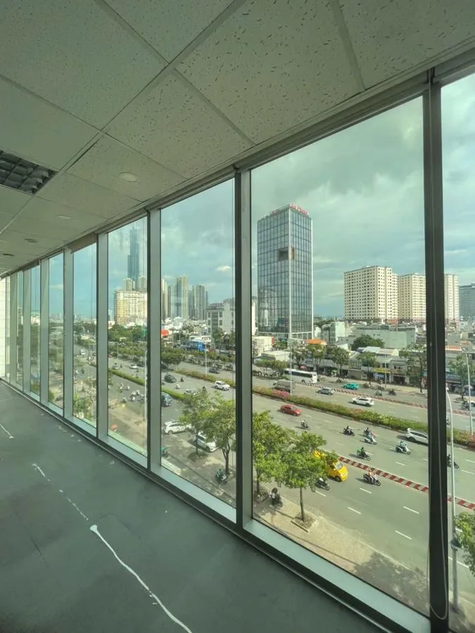Glass window line on an office floor at Nice Building